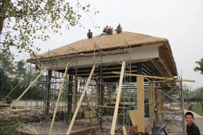 郫縣花園鎮項目二期小木屋正在施工中